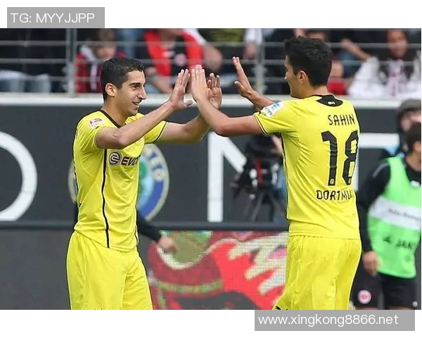 北京羽毛球队的力量与欧冠足球的精彩碰撞探讨 北京羽毛球队的力量与欧冠足球的精彩碰撞探讨