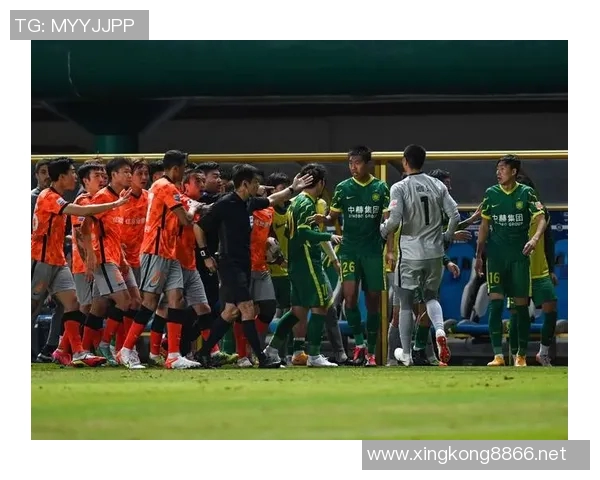 运动最新数据深圳足球队区域防守策略分析及其在比赛中的成效与不足之处探讨 运动最新数据深圳足球队区域防守策略分析及其在比赛中的成效与不足之处探讨